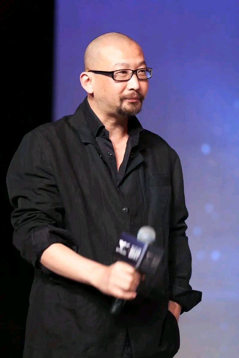 导演管虎(导演管虎个人资料照片)