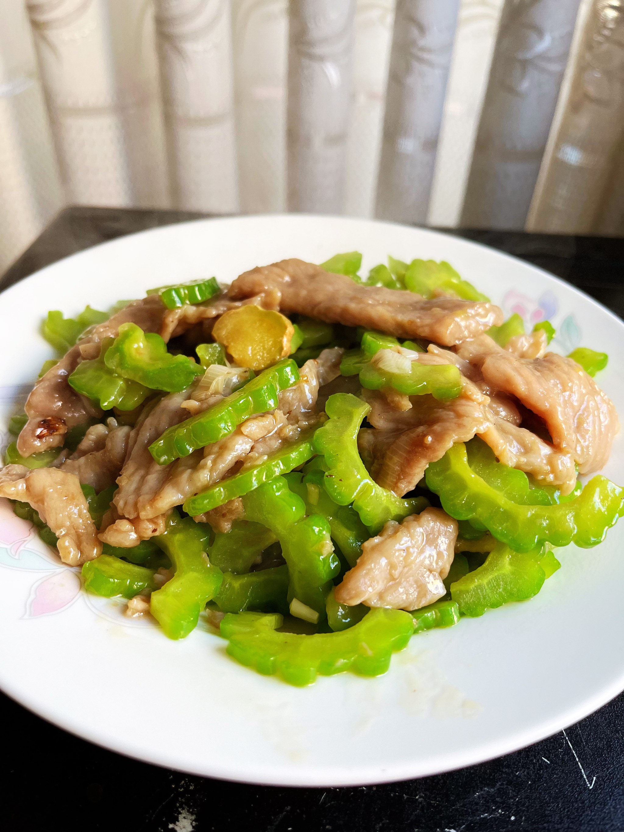 苦瓜相克食物大全表(苦瓜不能与6种食物一起吃)