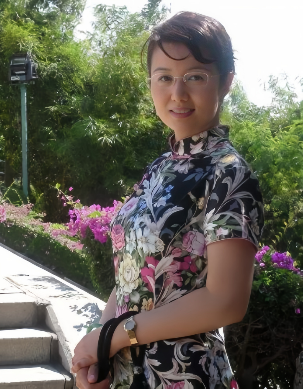 郑卫莉的个人资料简介(郑卫莉的个人资料简介多大)