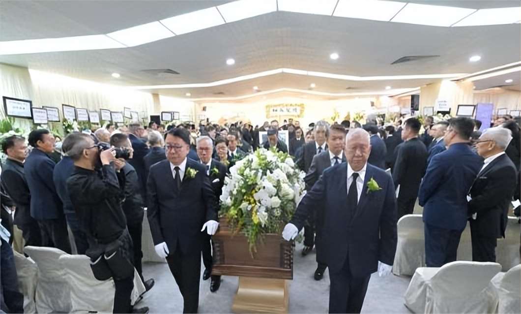 在香港扶灵意味着什么(在香港扶灵意味着什么意思)