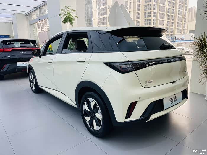 byd电动汽车(比亚迪电动汽车操作视频)