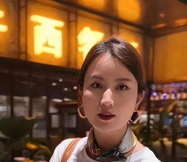 伏玟晓个人资料(伏玟晓现在做什么工作)