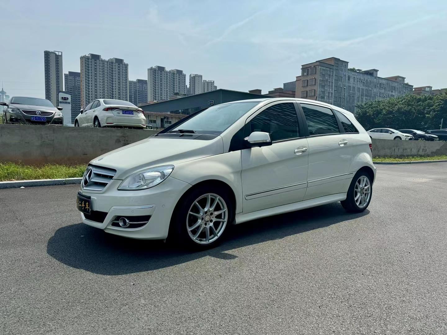 奔驰两厢车(奔驰两厢车型一览表)