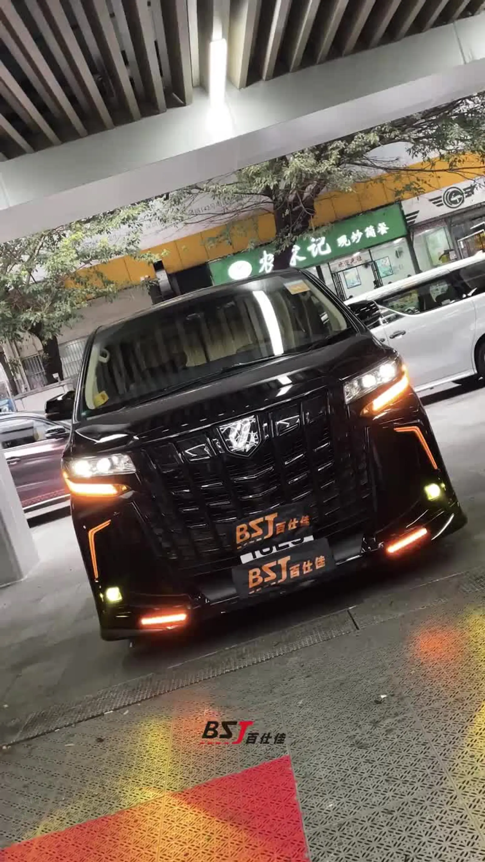 alphard是什么车(alpheon这是什么车)