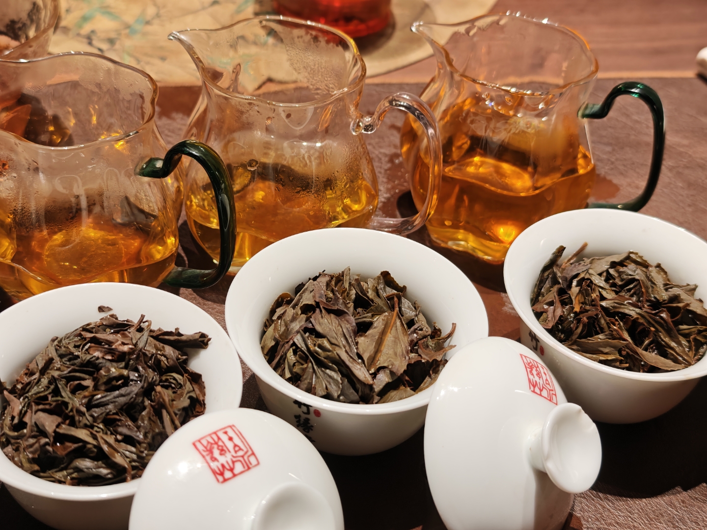 茶叶沉底好还是飘着好(茶叶沉底好还是飘着好,哪种状态说明茶叶品质更佳?)